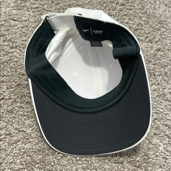 NWOT Nike Classic White Cap - Picture 4 of 8